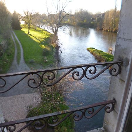 Le Moulin De Cors Bed and Breakfast Oulches Εξωτερικό φωτογραφία