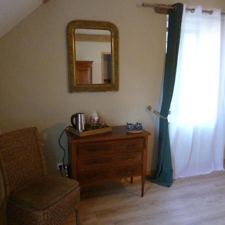 Le Moulin De Cors Bed and Breakfast Oulches Εξωτερικό φωτογραφία